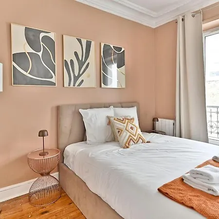 Apartment Colore Rue Niepce Paris